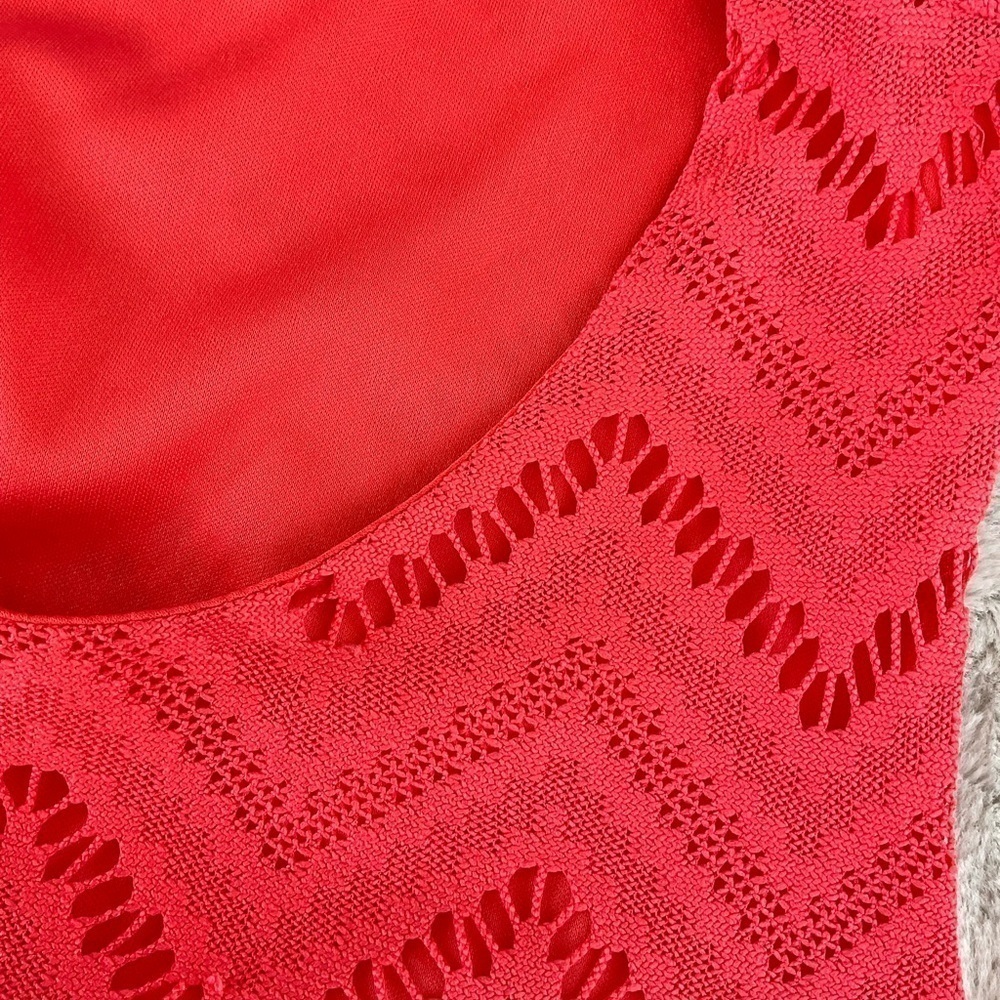 Rafaella top. Sleeveless tunic Size XL. Coral. Crocheted overlay. - Picture 6 of 8